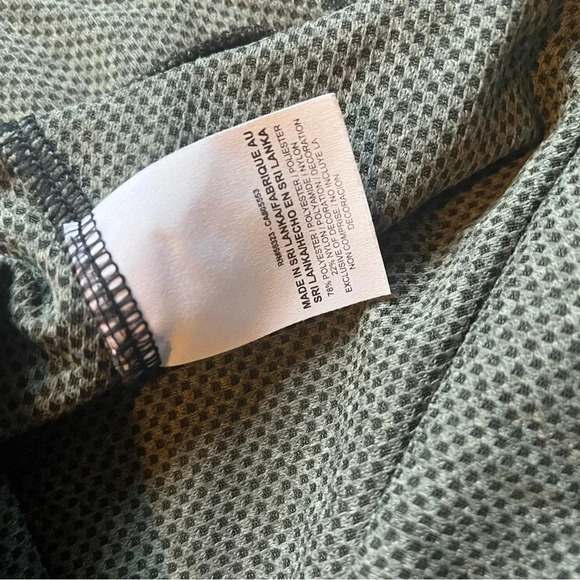 Nike dri-fit running turtleneck with thumb holes - Picture 6 of 7